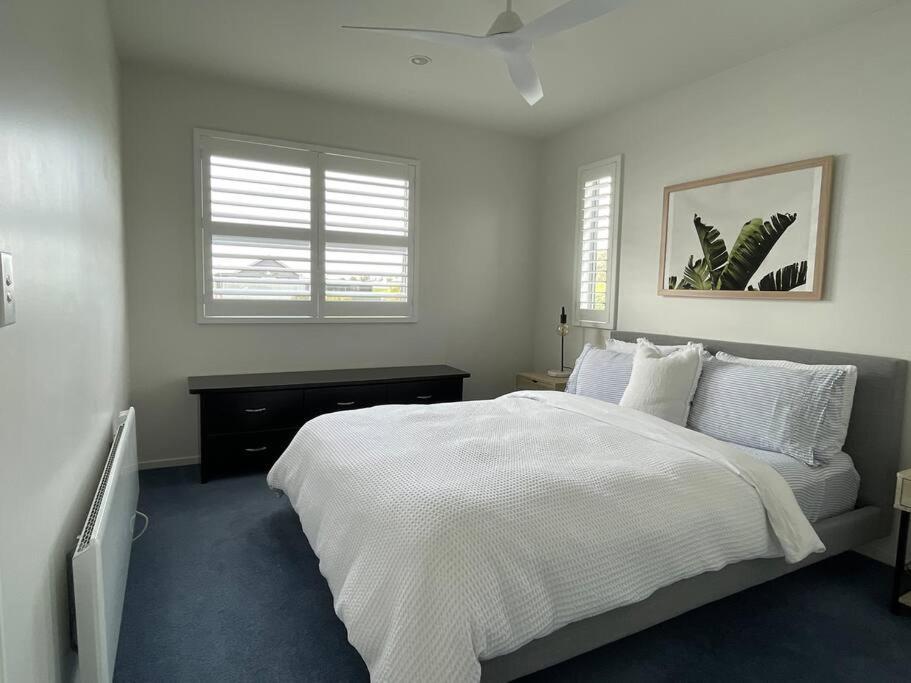 The Blue Beach House Mangawhai Exteriör bild