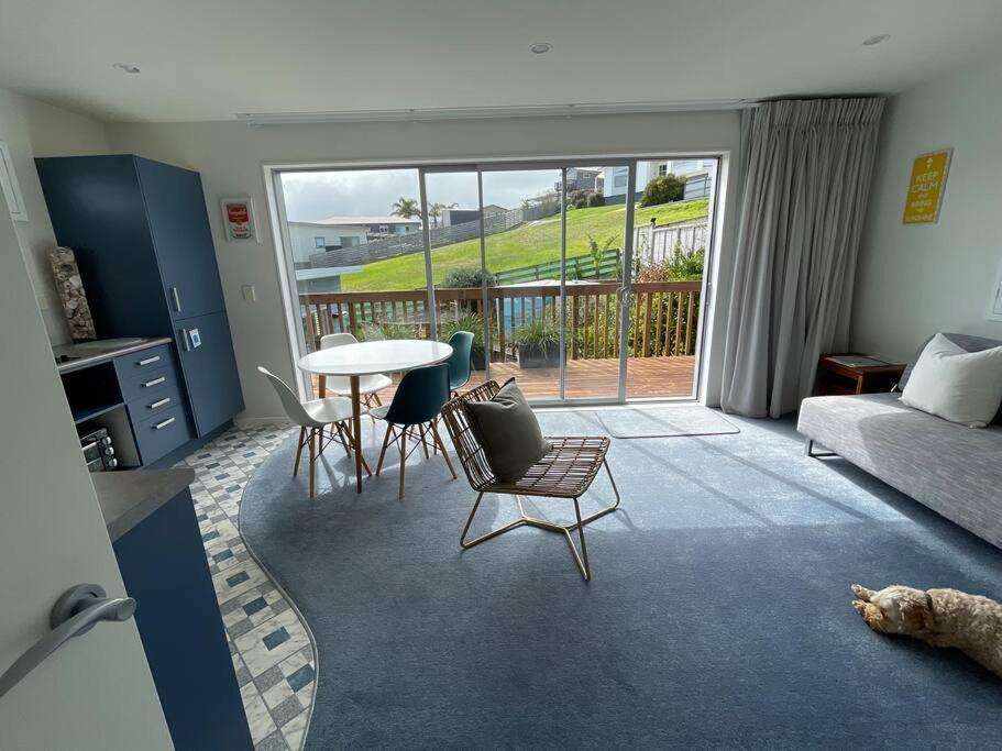 The Blue Beach House Mangawhai Exteriör bild