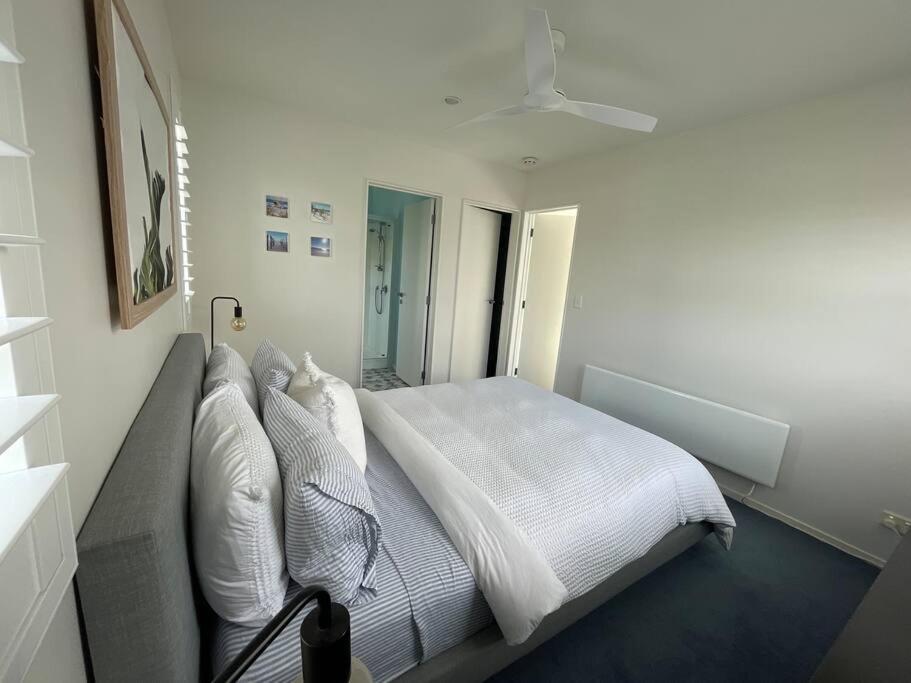 The Blue Beach House Mangawhai Exteriör bild