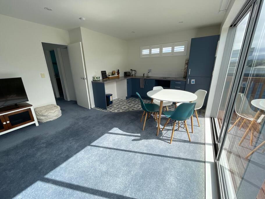 The Blue Beach House Mangawhai Exteriör bild