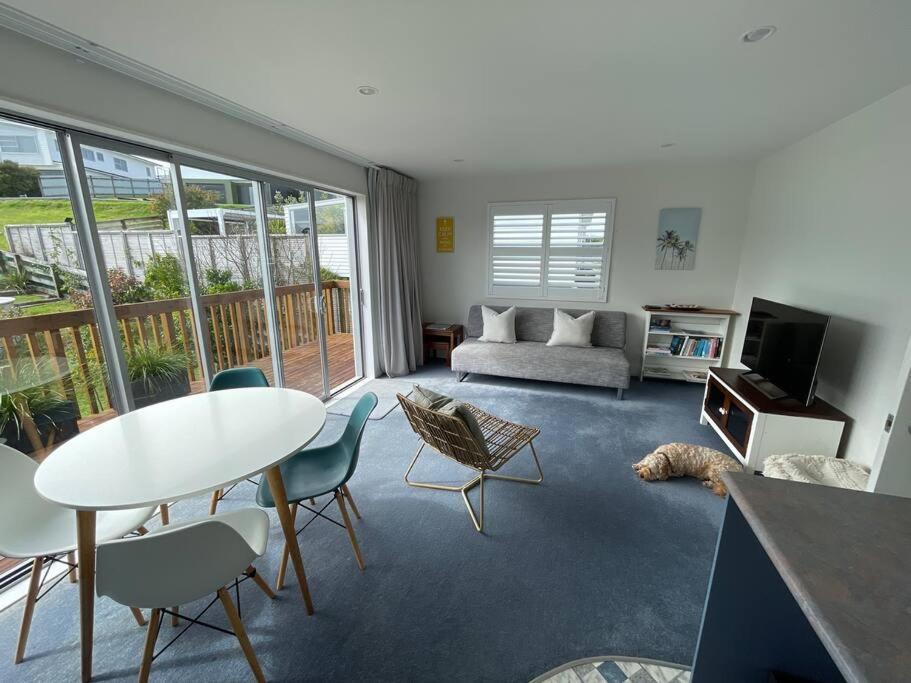 The Blue Beach House Mangawhai Exteriör bild